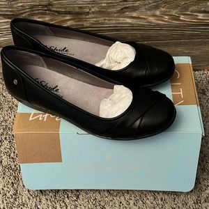 Life Stride Black Shoes